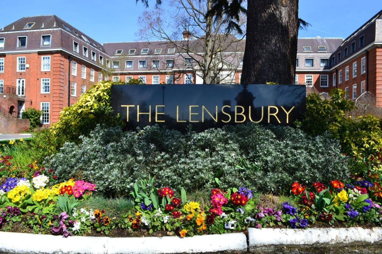 The Lensbury Resort Тедингтън Екстериор снимка